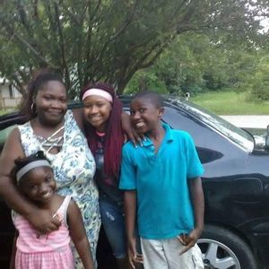 Meet your Posher, Latoya